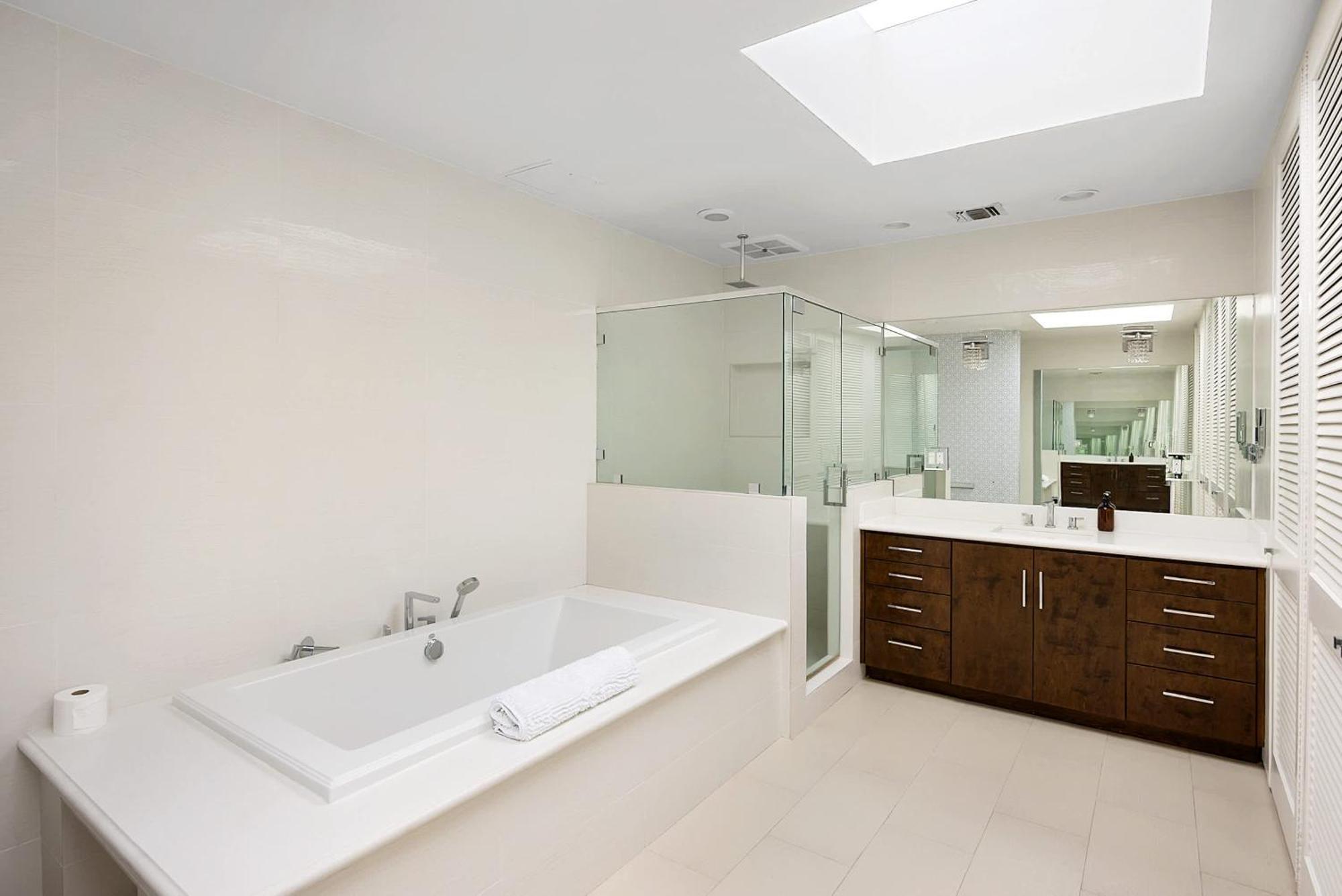 Holiday home New Listing Beverly By Colby & Conrad Los Angeles
