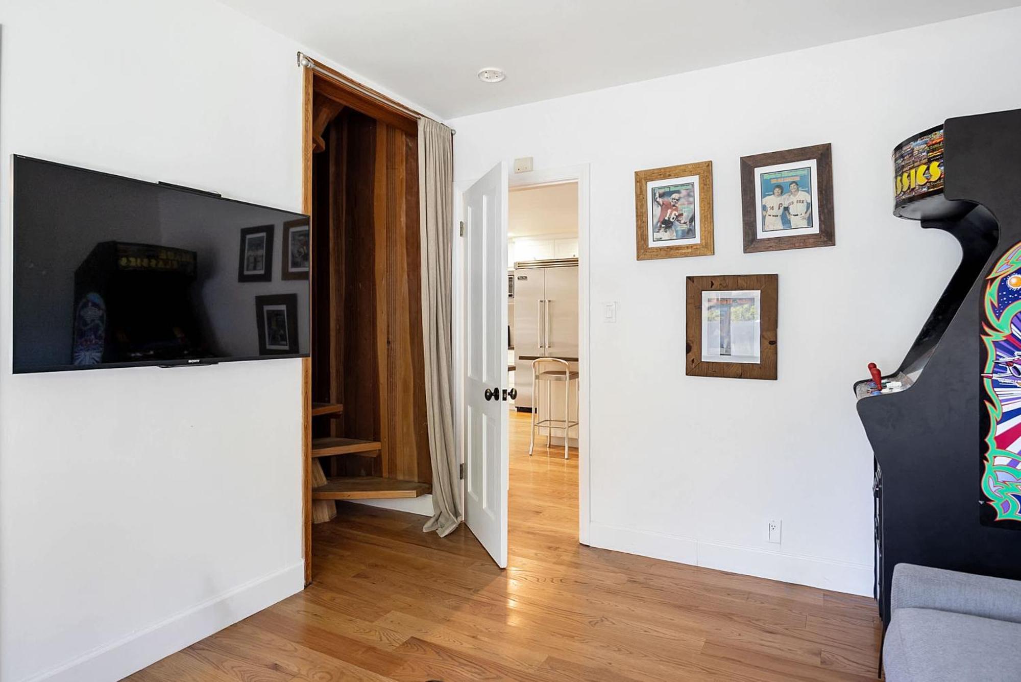 New Listing Beverly By Colby & Conrad Holiday home