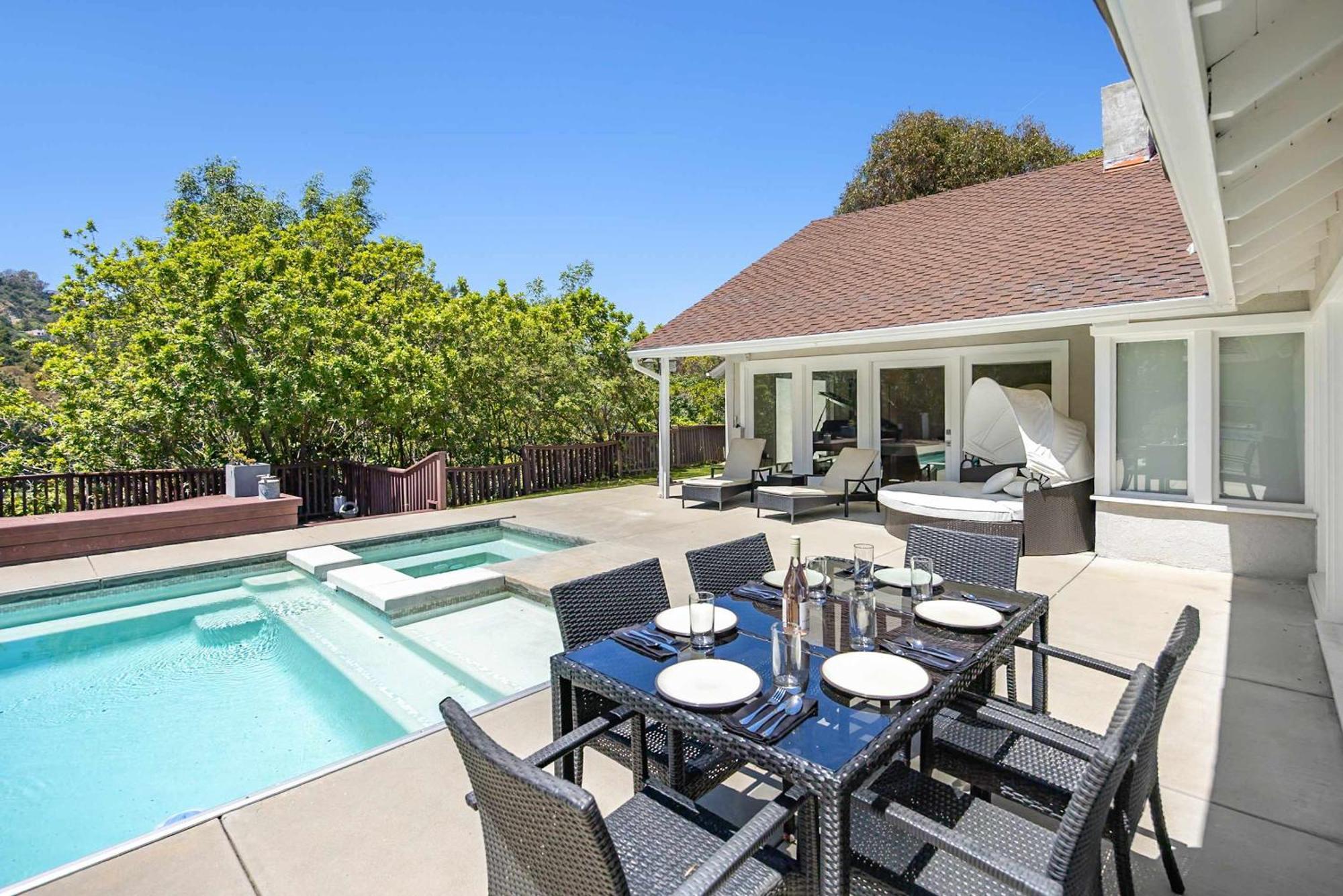 New Listing Beverly By Colby & Conrad Holiday home *