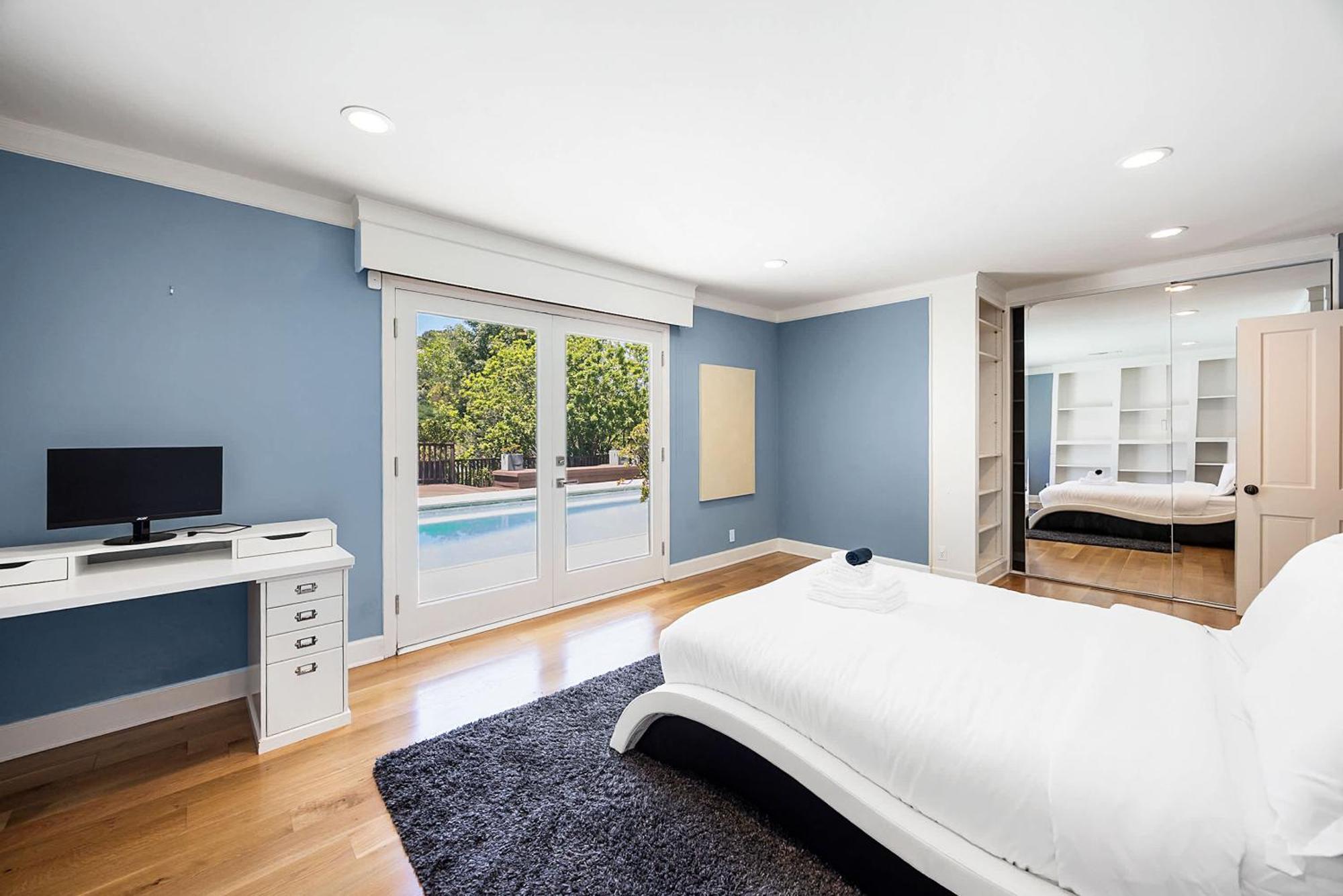 New Listing Beverly By Colby & Conrad Holiday home