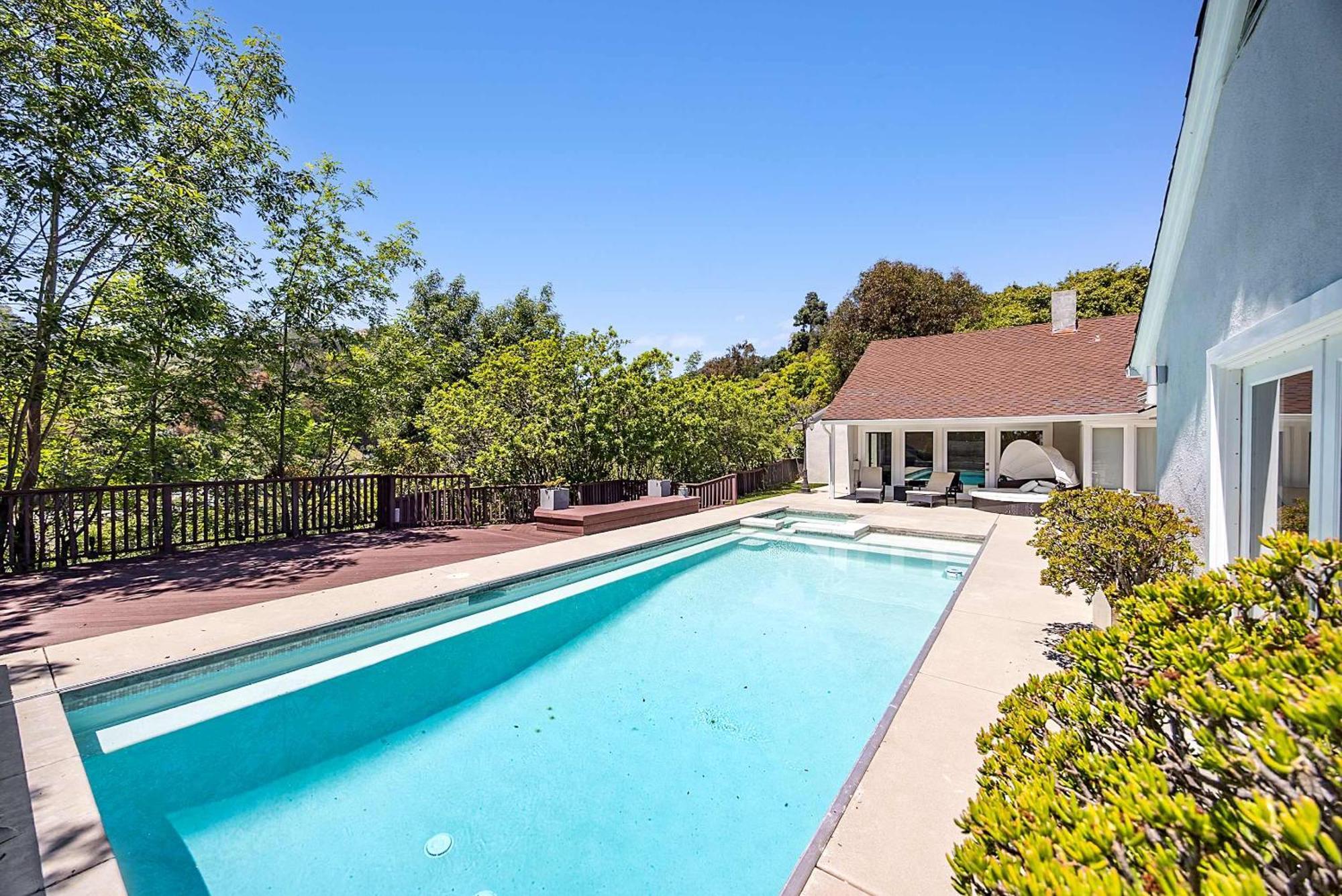 New Listing Beverly By Colby & Conrad Holiday home