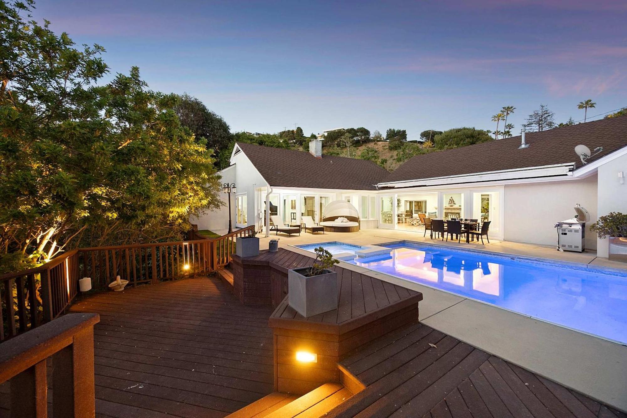 New Listing Beverly By Colby & Conrad Holiday home *